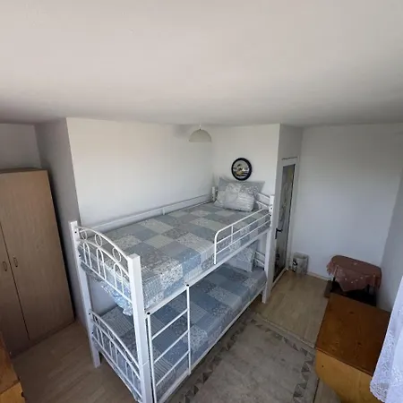 етаж от къща - желкови 게스트하우스 *